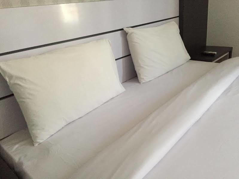 Batam Redlink Hotel מראה חיצוני תמונה