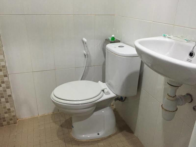 Batam Redlink Hotel מראה חיצוני תמונה